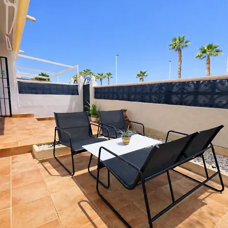 Torreblanca Oasis Apartman *